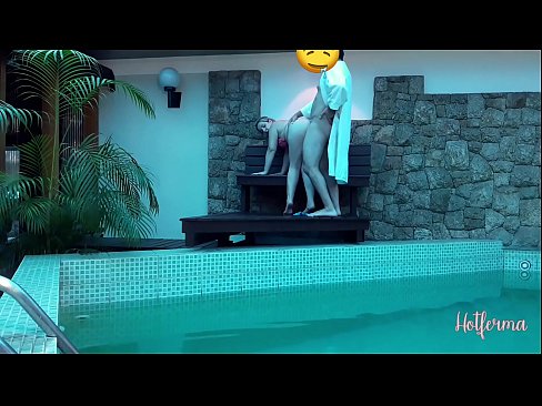 ❤️ Boss neskamea igerilekura gonbidatzen du, baina ezin izan dio beroari eutsi Porno pornoan eu.tvmarket.top ❌